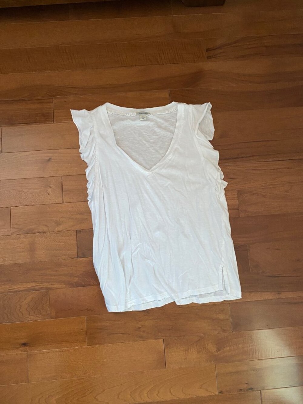 Sundance Catalog white sleeveless v neck ruffle edge small